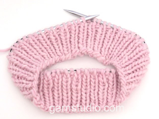 Tutorial Videos Hvordan strikke 1 rett og 1 vrang (rundt) – Nordisk metode