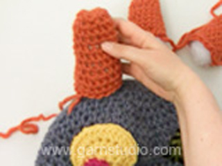 How to crochet a big horn for the hat in DROPS Extra 0-929