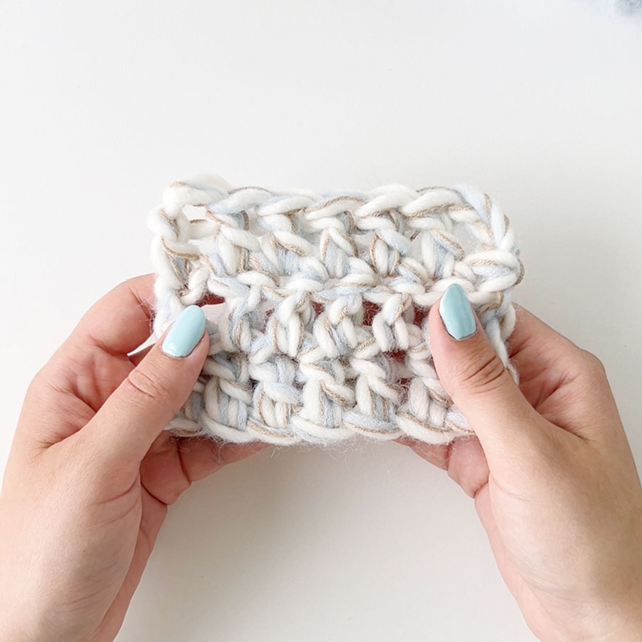 Yarn combination video thumbnail of DROPS Air 18, morning mist + DROPS Safran 21, peanut + DROPS Snow 01, off white