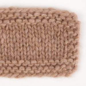 Yarn combinations skeins of DROPS Air 35, leir 
														+ DROPS Kid-Silk 42, mandla