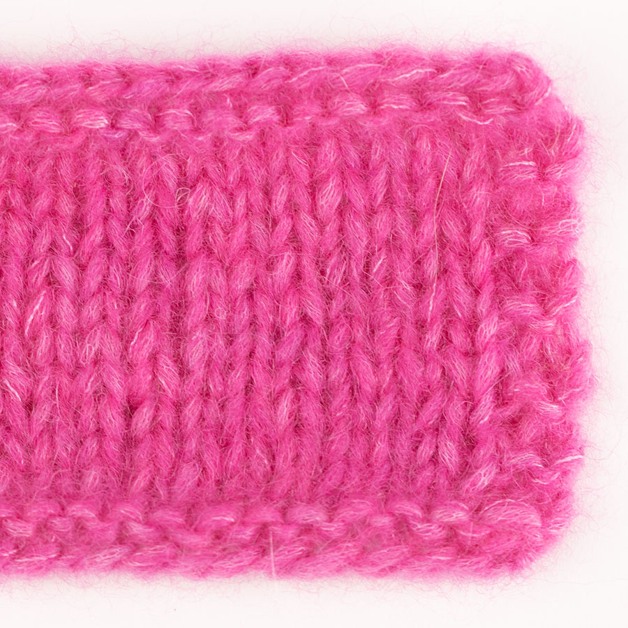 Yarn combinations skeins of DROPS Air 39, magenta 
											+ DROPS Kid-Silk 13, kirsuber