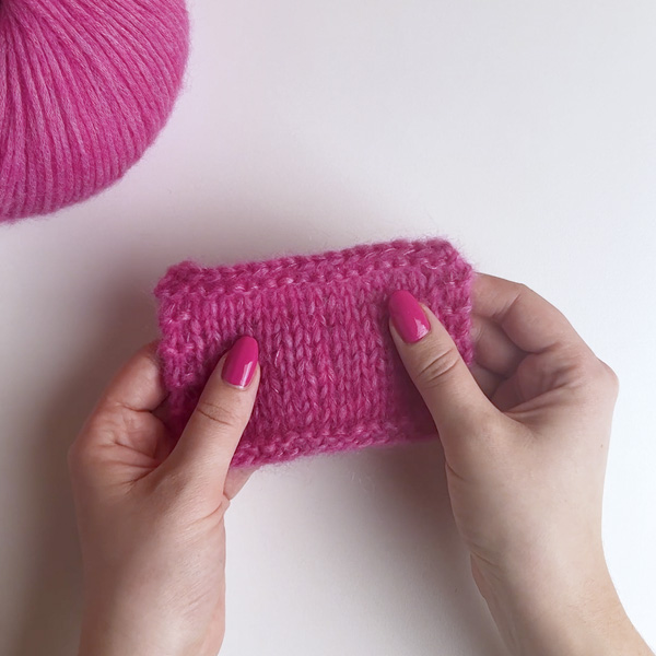 Yarn combination video thumbnail of DROPS Air 39, magenta + DROPS Kid-Silk 13, pink