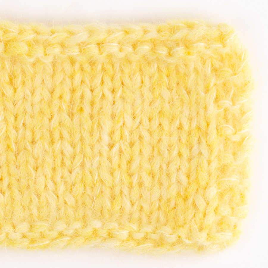 Yarn combinations skeins of DROPS Air 40, lemonade 
											+ DROPS Kid-Silk 52, lemonade