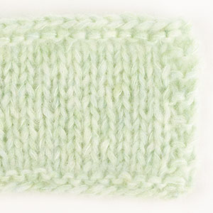 Yarn combinations skeins of DROPS Air 42, pistasíuís 
														+ DROPS Kid-Silk 47, pistasíuís