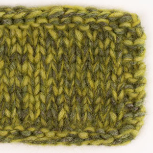 Swatch of DROPS Air 46, olive foncé 
														+ DROPS Air 60, vert olive vif