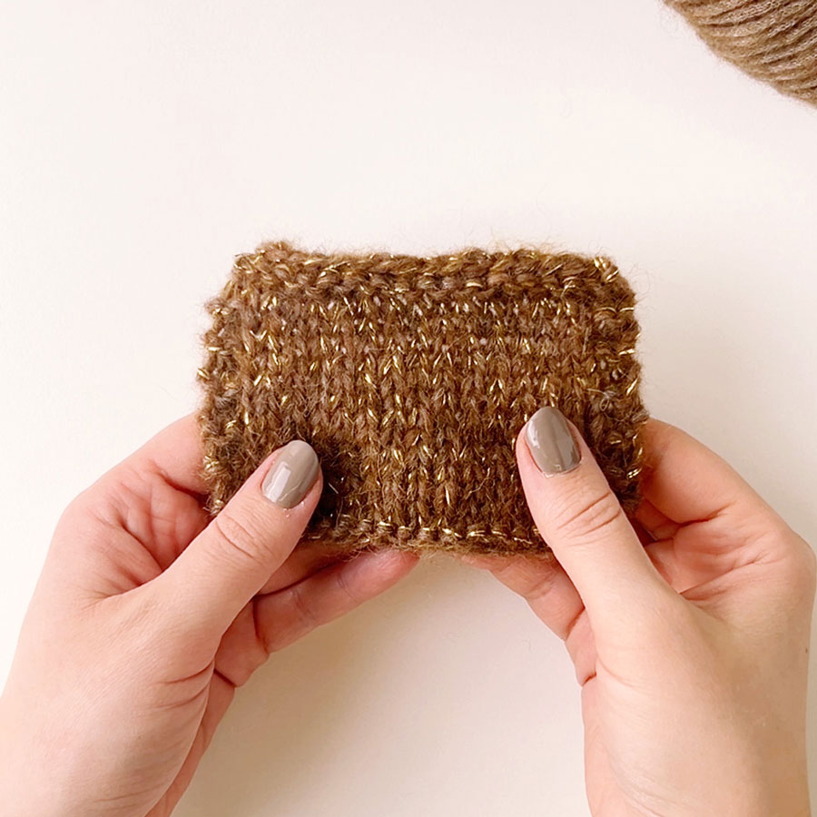 Yarn combination video thumbnail of DROPS Air 49, acorn + DROPS Glitter 01, gold + DROPS Kid-Silk 51, toffee