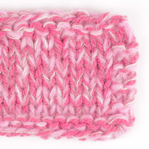 Yarn combinations skeins of DROPS Air 52, rósarblað 
														+ DROPS Kid-Silk 01, natur + DROPS Nepal 6273, kirsuber