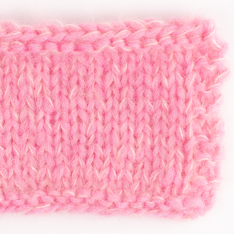 DROPS Yarn combinations Air 53, strawberry ice cream + DROPS Kid-Silk 53, light peach