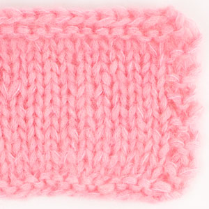 Yarn combinations skeins of DROPS Air 53, jarðaberjaís 
														+ DROPS Kid-Silk 62, jarðaberjaís