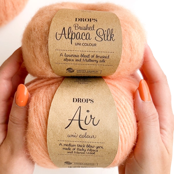 Yarn combinations skeins of DROPS Air 54, søt aprikos 
											+ DROPS Brushed Alpaca Silk 37, søt aprikos