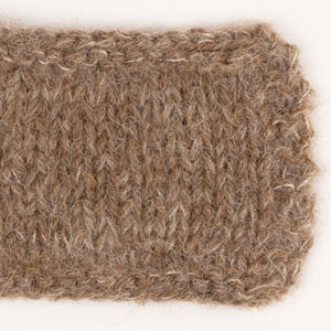 Yarn combinations skeins of DROPS Alpaca 607, brúnn 
														+ DROPS Brushed Alpaca Silk 05, beige