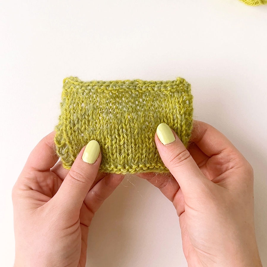 Yarn combination video thumbnail of DROPS Alpaca 2916, skær lime + DROPS Kid-Silk 18, eplagrænn