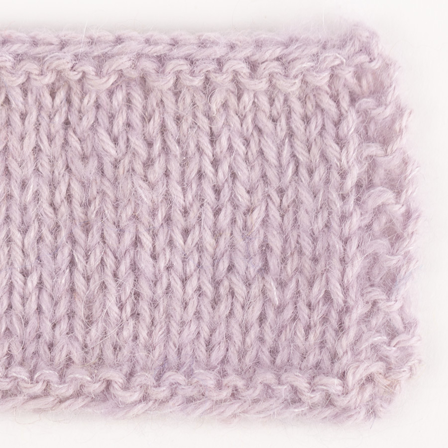 Yarn combinations skeins of DROPS Alpaca 4010, ljós lavender 
											+ DROPS Kid-Silk 09, ljós lavender