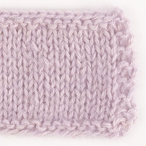Yarn combinations skeins of DROPS Alpaca 4010, ljós lavender 
														+ DROPS Kid-Silk 09, ljós lavender
