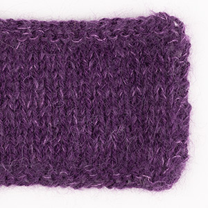 Yarn combinations skeins of DROPS Alpaca 4400, fjólublár 
														+ DROPS Kid-Silk 16, dökk fjólublár