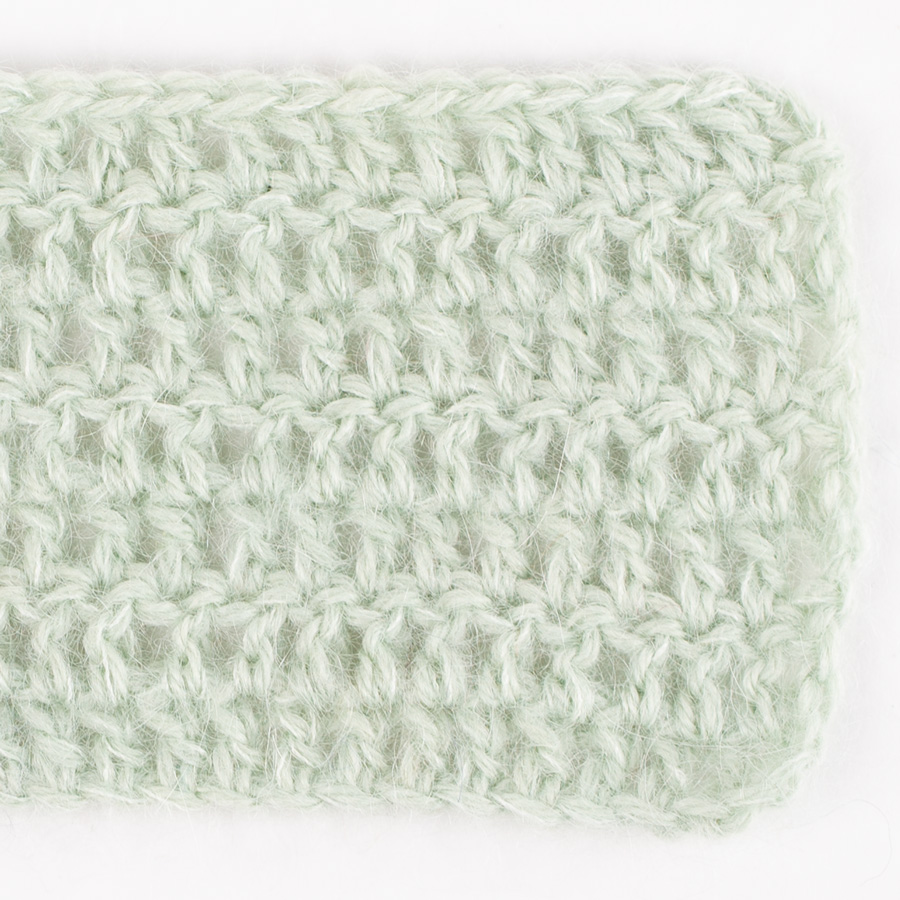 Yarn combinations of Alpaca 9030, pistachio ice cream + DROPS Kid-Silk 47, pistachio ice cream