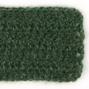 Swatch of Alpaca 9032, lierre foncé																	+ DROPS Kid-Silk 19, vert foncé