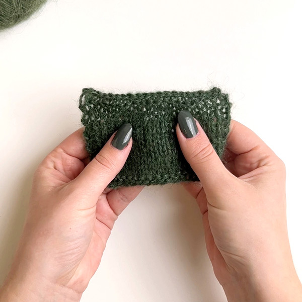 Yarn combination video thumbnail of DROPS Alpaca 9032, donkere klimop + DROPS Kid-Silk 19, donkergroen