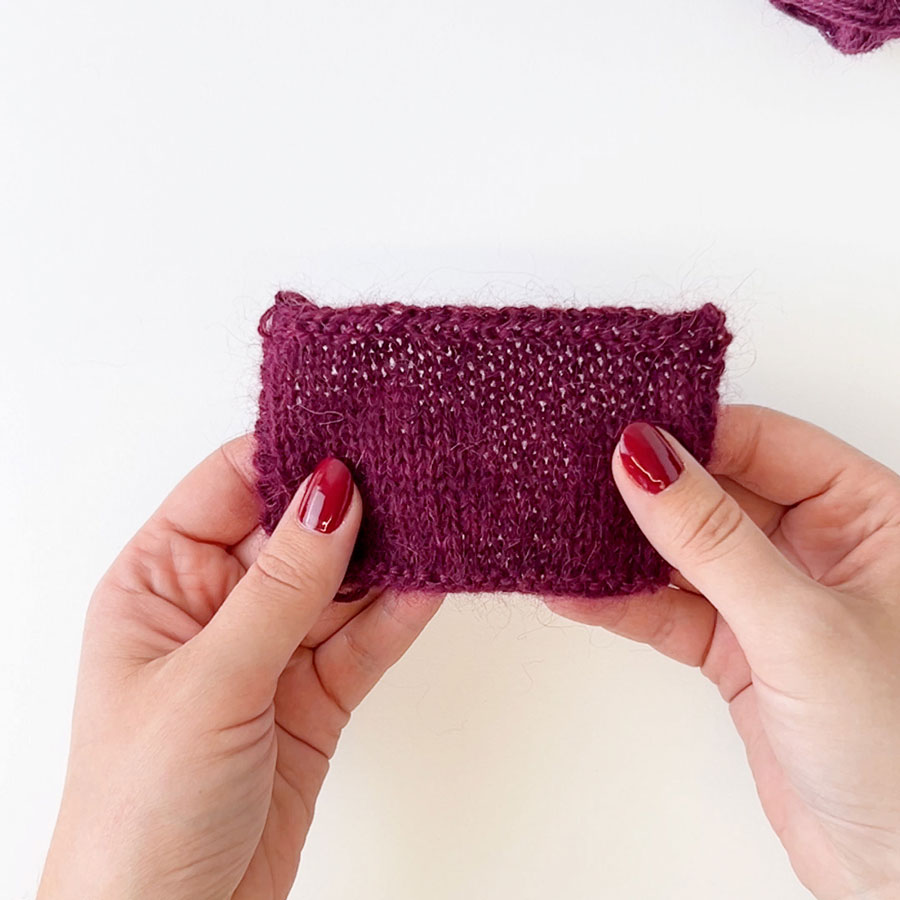 Yarn combination video thumbnail of DROPS Alpaca 9045, ruby wine + DROPS Kid-Silk 69, ruby wine