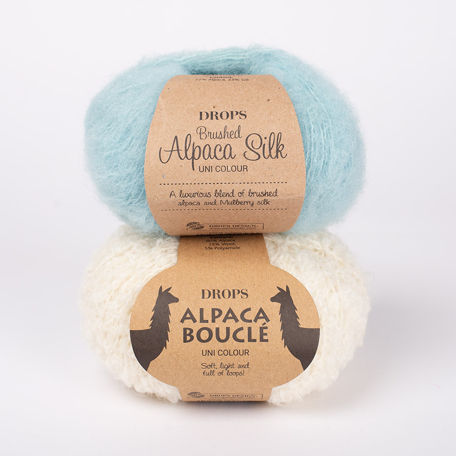 Swatch of DROPS Alpaca Bouclé 0100, natur 
											+ DROPS Brushed Alpaca Silk 15, ljós sægrænn