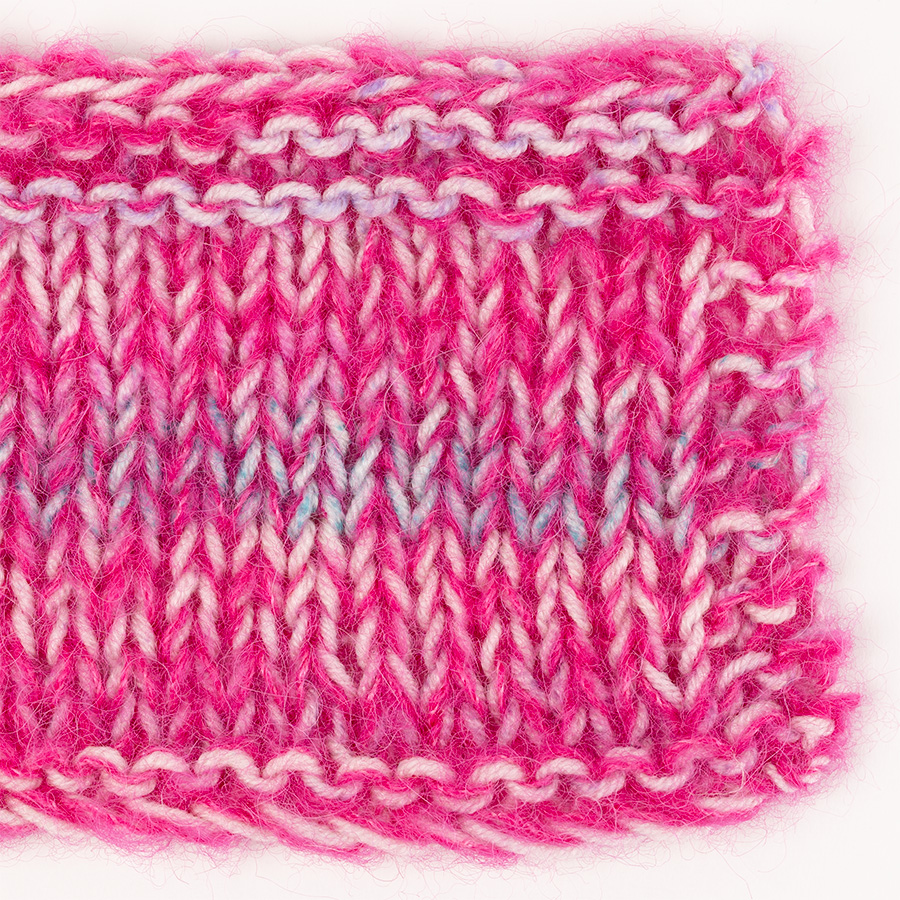 Swatch of DROPS Baby Merino 105, magic meringue 
											+ DROPS Brushed Alpaca Silk 18, cerise