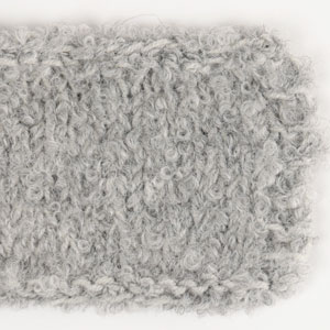 Swatch of DROPS Baby Merino 22, lys grå 
														+ DROPS Alpaca Bouclé 5110, lys grå