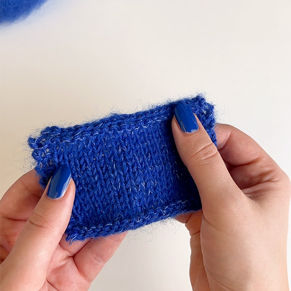 Yarn combination video thumbnail of DROPS Baby Merino 33, jaskrawoniebieski + DROPS Kid-Silk 21, kobalt
