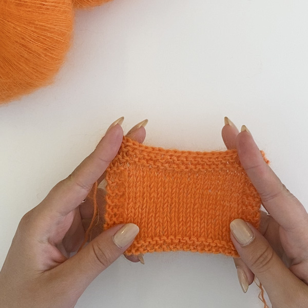 Yarn combination video thumbnail of DROPS Baby Merino 36, elektrisches orange + DROPS Kid-Silk 49, elektrisches orange