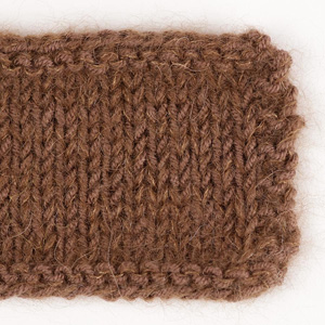 Yarn combinations skeins of DROPS Baby Merino 52, súkkulaði 
														+ DROPS Kid-Silk 35, súkkulaði
