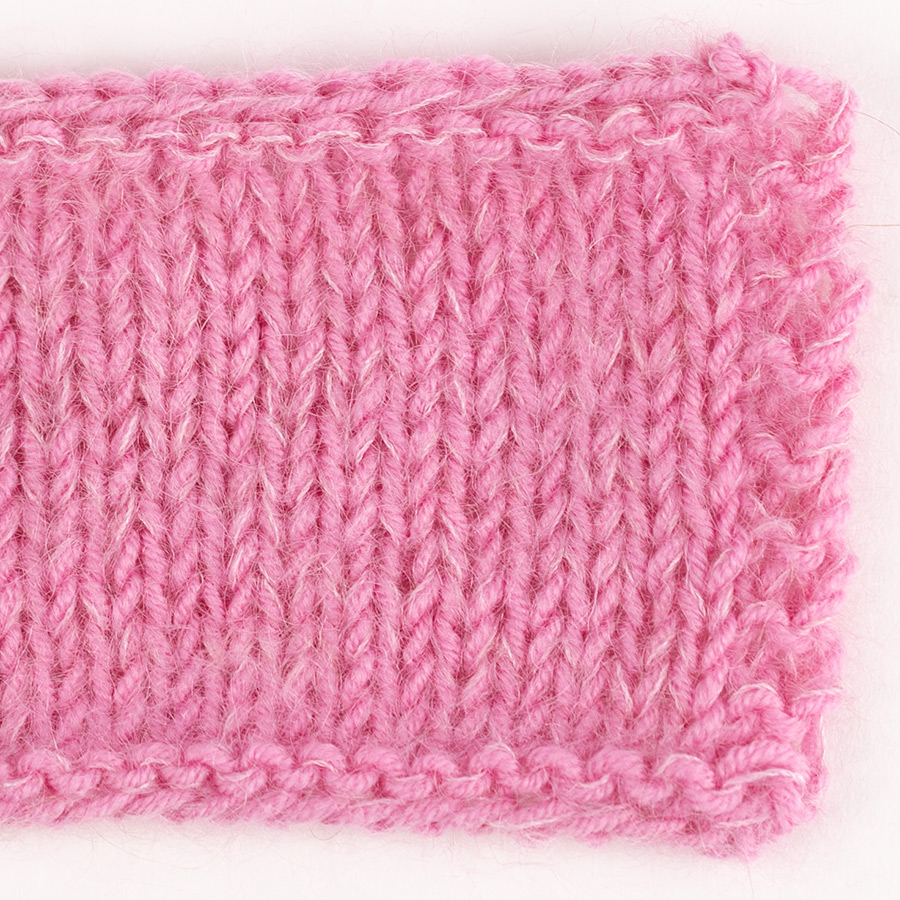 Yarn combinations skeins of DROPS Baby Merino 07, bleikur 
											+ DROPS Kid-Silk 04, antik bleikur