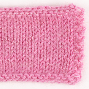 Yarn combinations skeins of DROPS Baby Merino 07, bleikur 
														+ DROPS Kid-Silk 04, antik bleikur