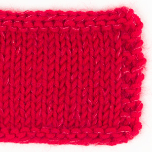 Swatch of DROPS Big Merino 27, karmiinpunane 
														+ DROPS Kid-Silk 14, punane