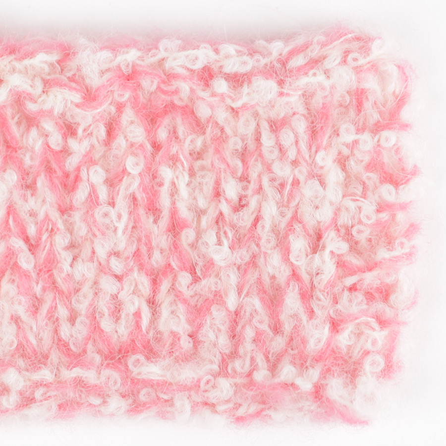 Swatch of boucle0100-brushed31-kidsilk53