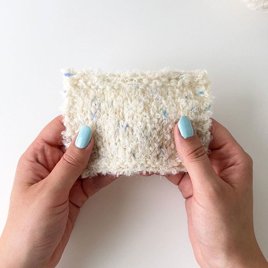 Yarn combination video thumbnail of DROPS Alpaca Bouclé 0100, naturel + DROPS Fiesta 42, ijskristallen