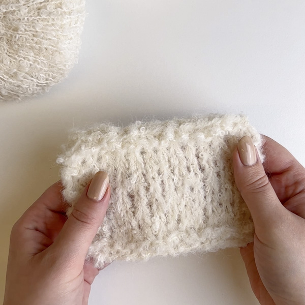 Yarn combination video thumbnail of DROPS Alpaca Bouclé 0100, off white + DROPS Melody 01, off white