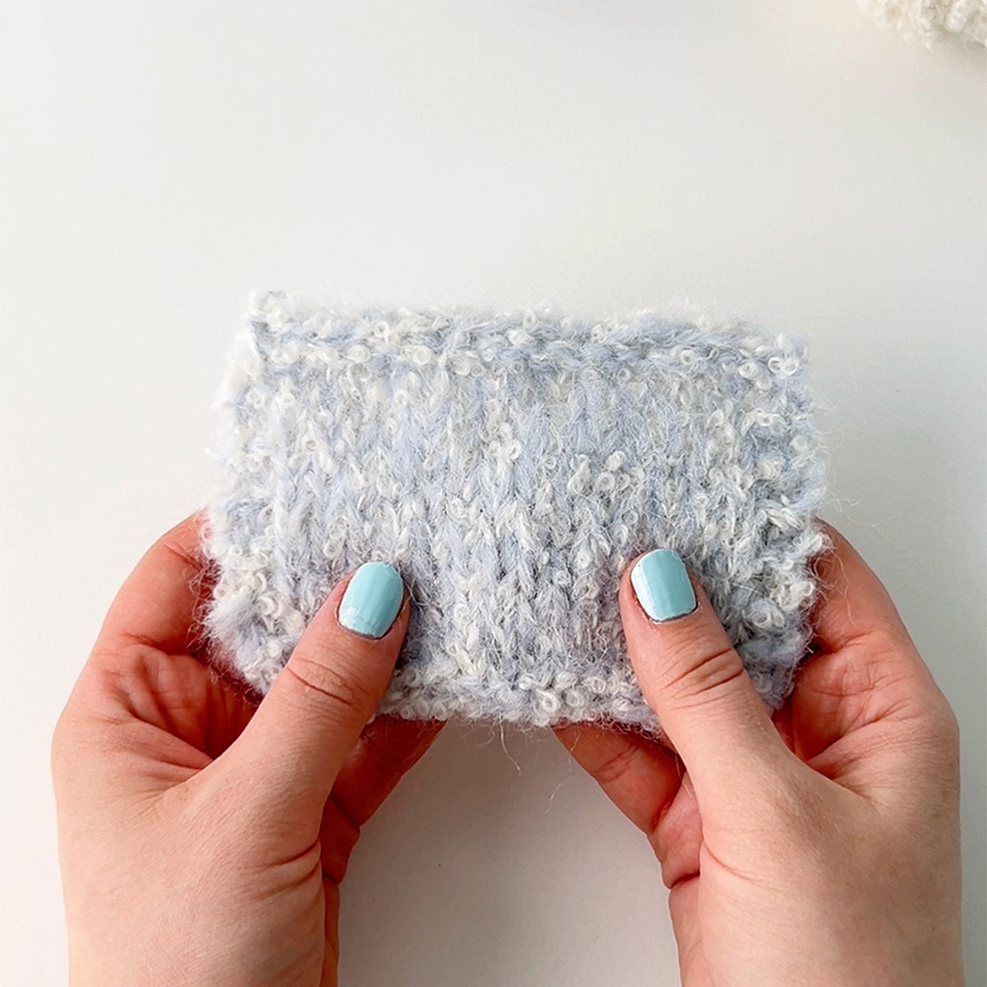 Yarn combination video thumbnail of DROPS Alpaca Bouclé 0100, off white + DROPS Melody 34, morning mist
