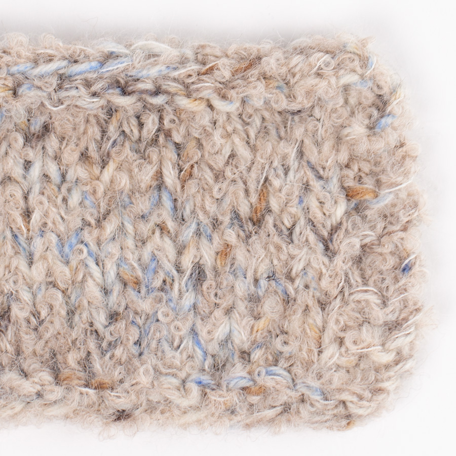 Yarn combinations skeins of DROPS Alpaca Bouclé 2020, light beige 
											+ DROPS Fiesta 36, mountain mist + DROPS Kid-Silk 01, off white