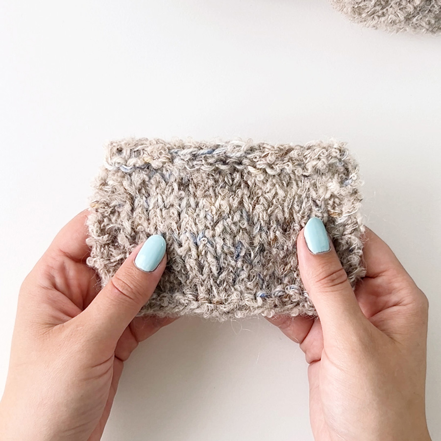 Yarn combination video thumbnail of DROPS Alpaca Bouclé 2020, lys beige + DROPS Fiesta 36, fjelltåke + DROPS Kid-Silk 01, natur