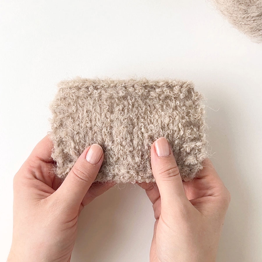 Yarn combination video thumbnail of DROPS Alpaca Bouclé 2020, light beige + DROPS Melody 15, beige
