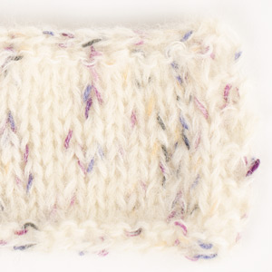 Yarn combinations skeins of DROPS Brushed Alpaca Silk 01, natur 
														+ DROPS Fabel 924, confetti kaka