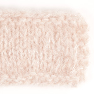 Yarn combinations skeins of DROPS Brushed Alpaca Silk 01, natur 
														+ DROPS Melody 23, rósarvatn