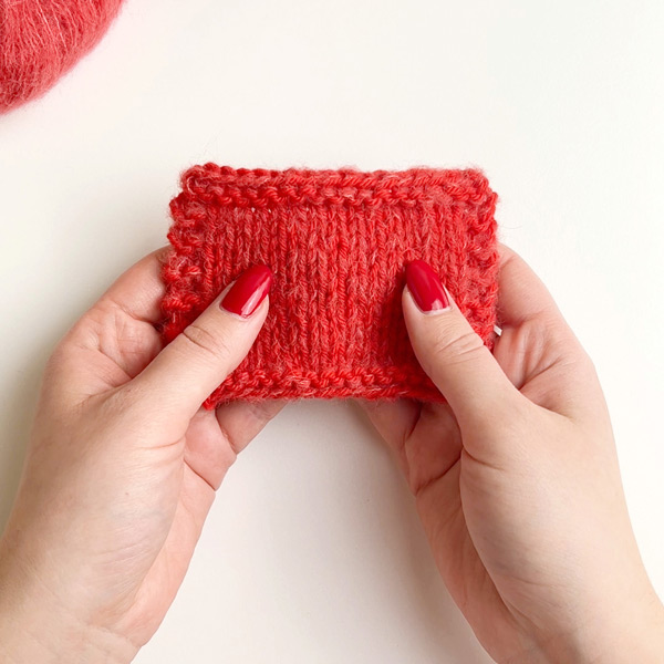 Yarn combination video thumbnail of DROPS Brushed Alpaca Silk 06, coral + DROPS Daisy 20, red