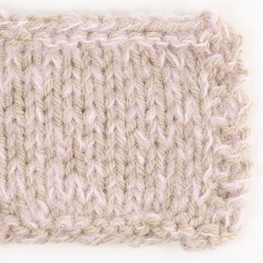 DROPS Garnkombinationen Brushed Alpaca Silk 12, puderrosa + DROPS Daisy 11, hell nougat