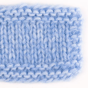 Yarn combinations skeins of DROPS Air 36, ljós blár 
														+ DROPS Brushed Alpaca Silk 28, kyrrahafsblár