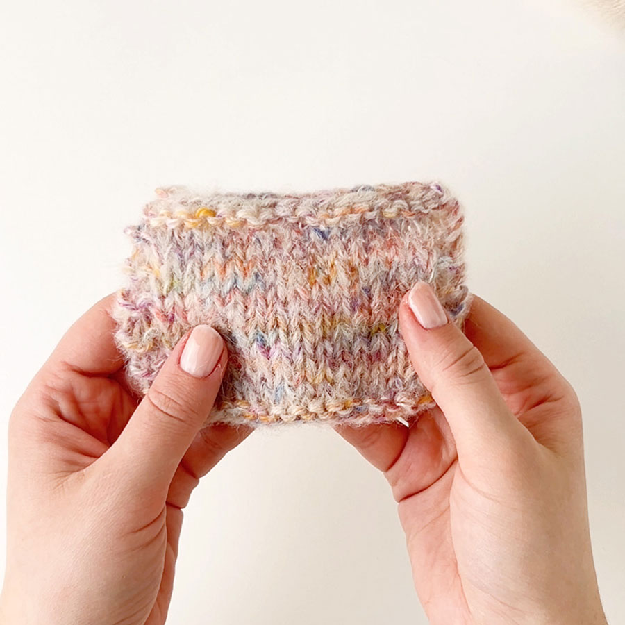 Yarn combination video thumbnail of DROPS Brushed Alpaca Silk 40, marsipan + DROPS Fiesta 22, saga