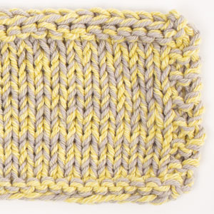 Swatch of DROPS Cotton Merino 03, beige 
														+ DROPS Cotton Merino 34, løvetann