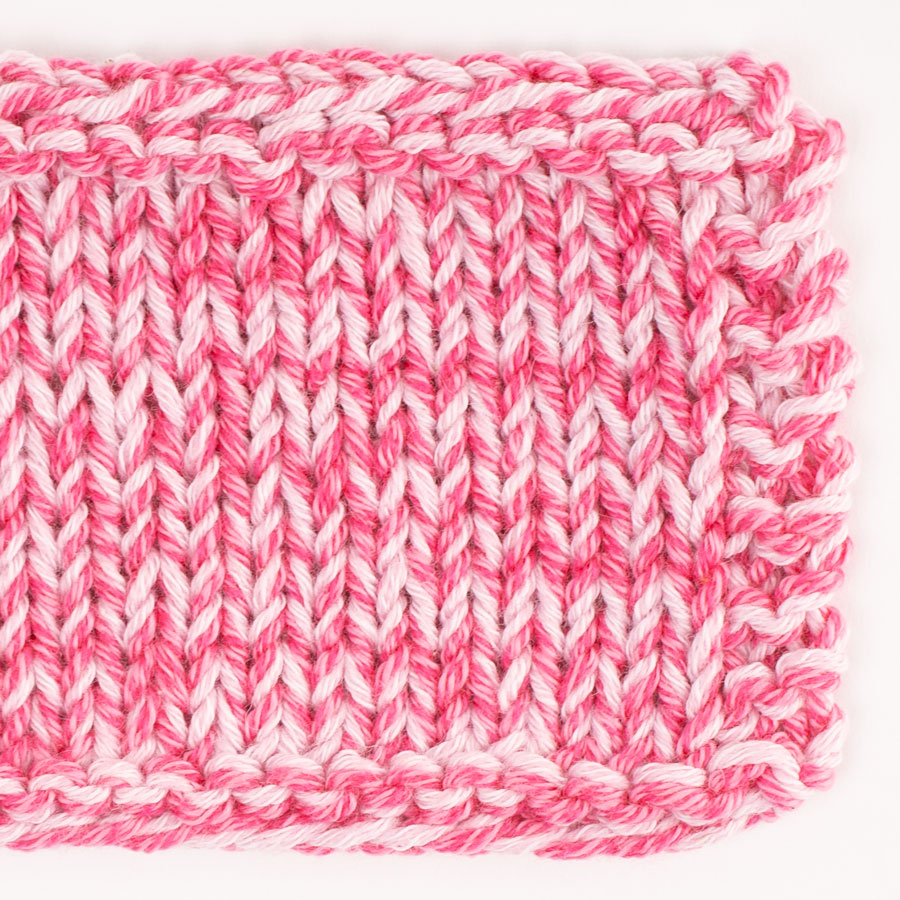 Swatch of DROPS Cotton Merino 05, støvrosa 
											+ DROPS Cotton Merino 36, bringebær sorbet
