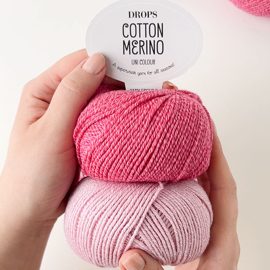Yarn combinations skeins of DROPS Cotton Merino 05, støvrosa 
											+ DROPS Cotton Merino 36, bringebær sorbet