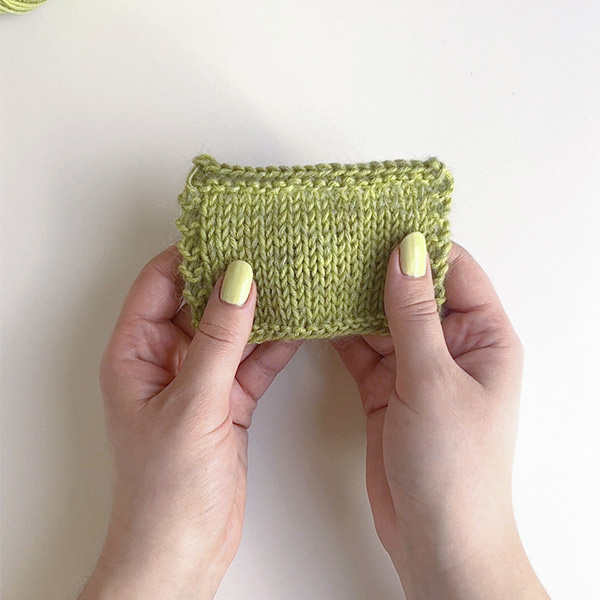 Yarn combination video thumbnail of DROPS Cotton Merino 10, pistacjowy + DROPS Kid-Silk 18, zielone jabłuszko
