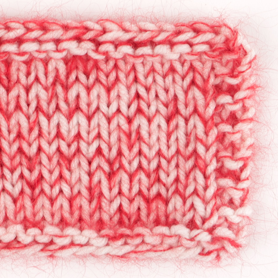 Yarn combinations skeins of DROPS Daisy 01, natur 
											+ DROPS Kid-Silk 14, rauður